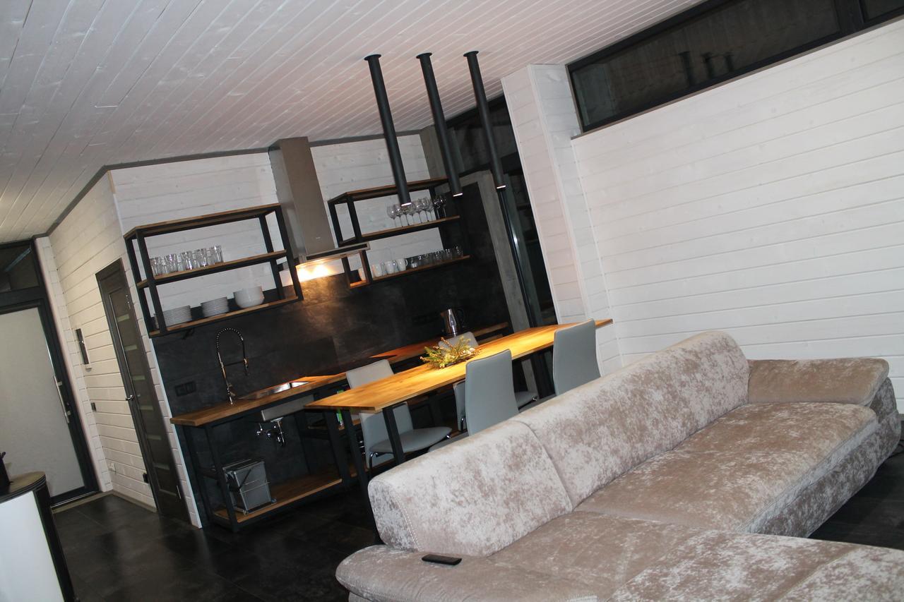 Villa The Living à Tatariv Extérieur photo
